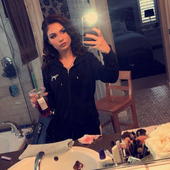 ashley_dewey